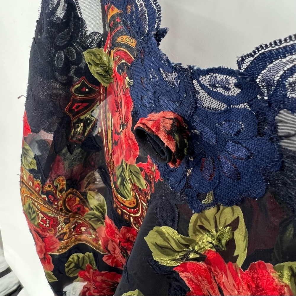 Victoria’s Secret Gold Label Vintage Floral Rose Lingerie‎ and Bathrobe - Picture 15 of 16